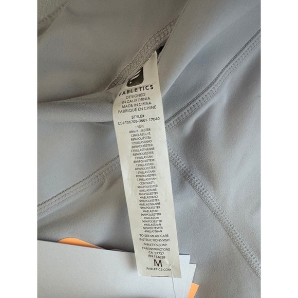 Fabletics High Waisted Lace Trim Capri Leggings Moisture Wicking Size M - Picture 3 of 5